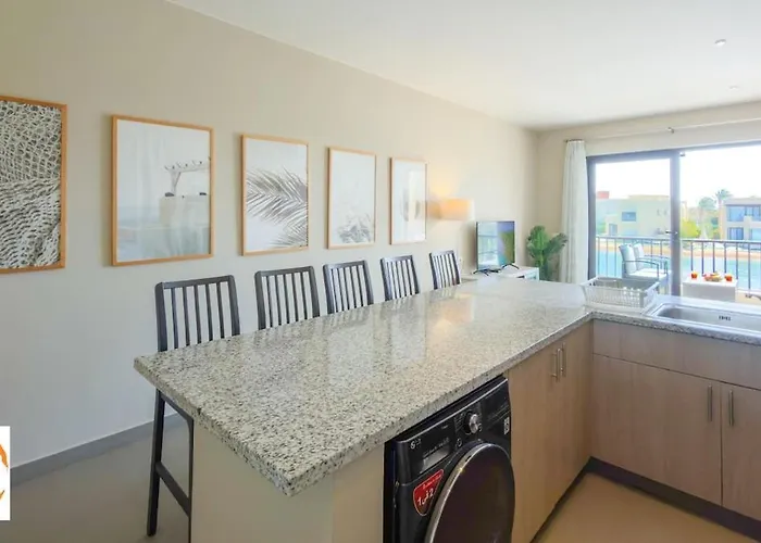 Ollystays-scenic Lagoon & Shared Pool Views! Tawila 2br In El Gouna Apartment *