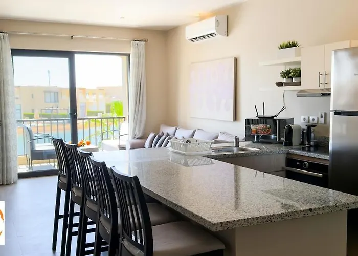 Ollystays-scenic Lagoon & Shared Pool Views! Tawila 2br In El Gouna Apartment