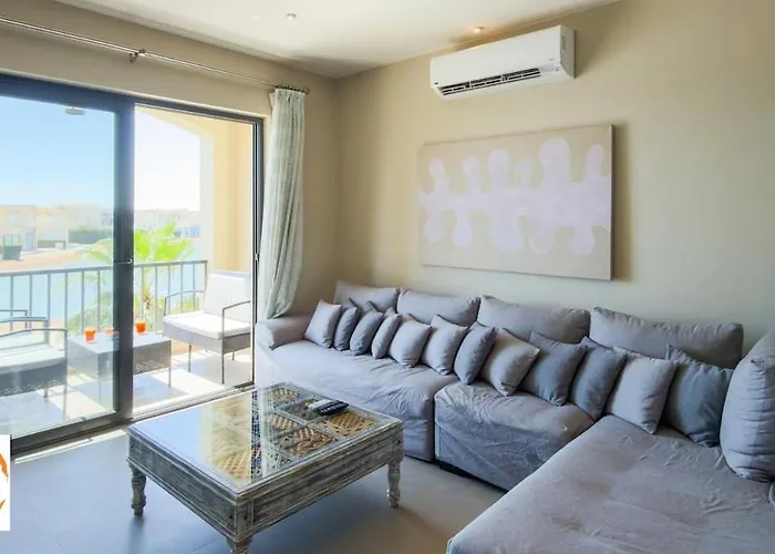 Ollystays-scenic Lagoon & Shared Pool Views! Tawila 2br In El Gouna *