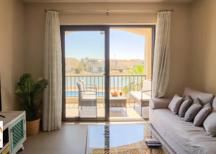 Ollystays-scenic Lagoon & Shared Pool Views! Tawila 2br In El Gouna Hurghada